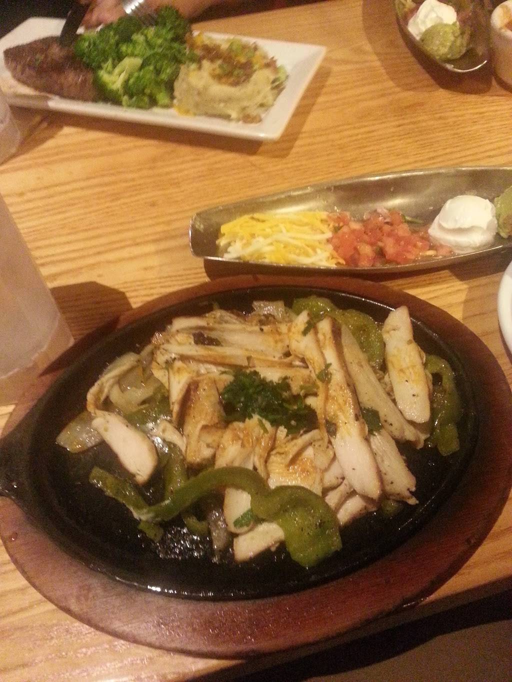 Chilis Grill & Bar | meal takeaway | 6550 Colonnade Ave, Melbourne, FL 32940, USA | 3216396881 OR +1 321-639-6881