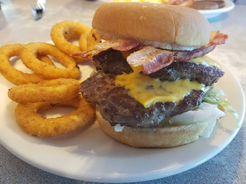 Four Winds Restaurant | restaurant | 1219 Sparta Pike, Lebanon, TN 37090, USA | 6154499909 OR +1 615-449-9909