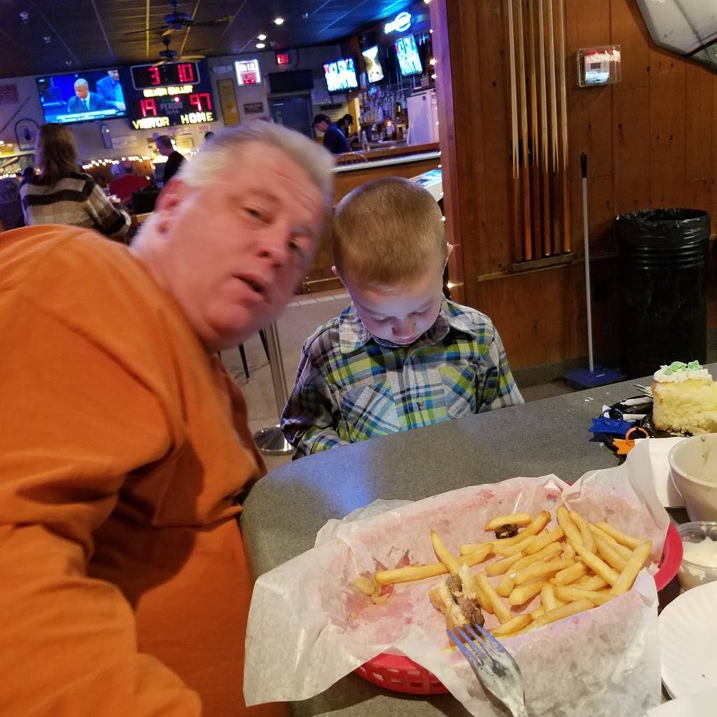 Silver Bullet | restaurant | 135 N Main St, East Peoria, IL 61611, USA | 3096940568 OR +1 309-694-0568