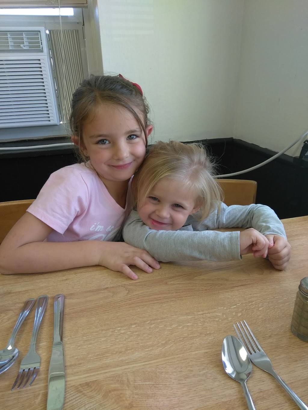 Hometown Eatery | bakery | 700 Liberty Ave, West College Corner, IN 47003, USA | 7657323830 OR +1 765-732-3830