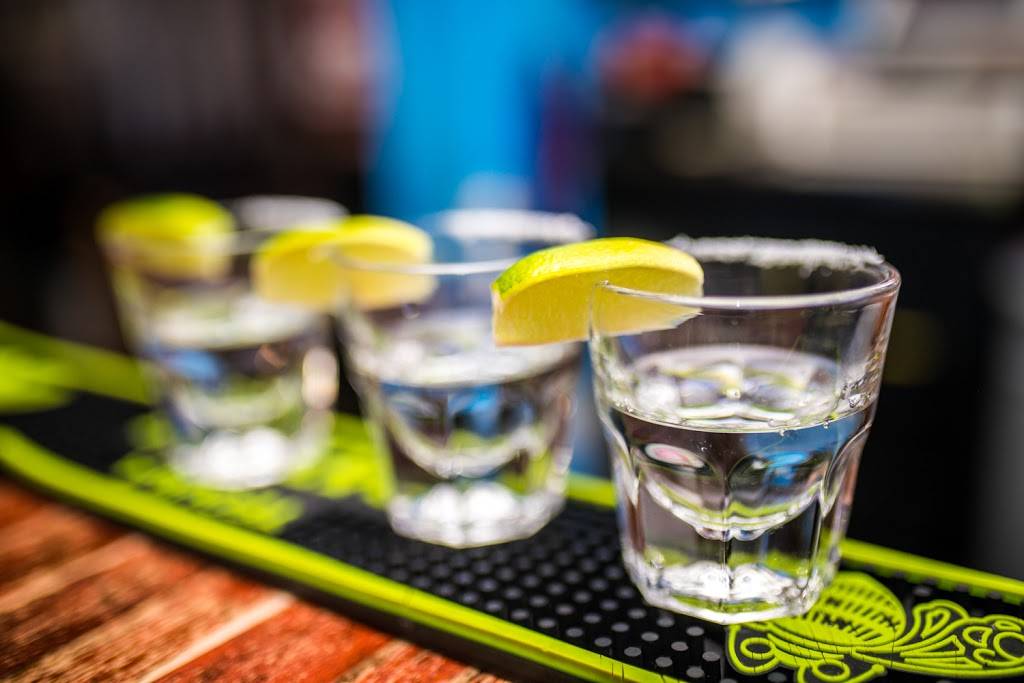 Las Lomas Tex-Mex Cantina | restaurant | 730 W Stassney Ln #130, Austin, TX 78745, USA | 5124289425 OR +1 512-428-9425