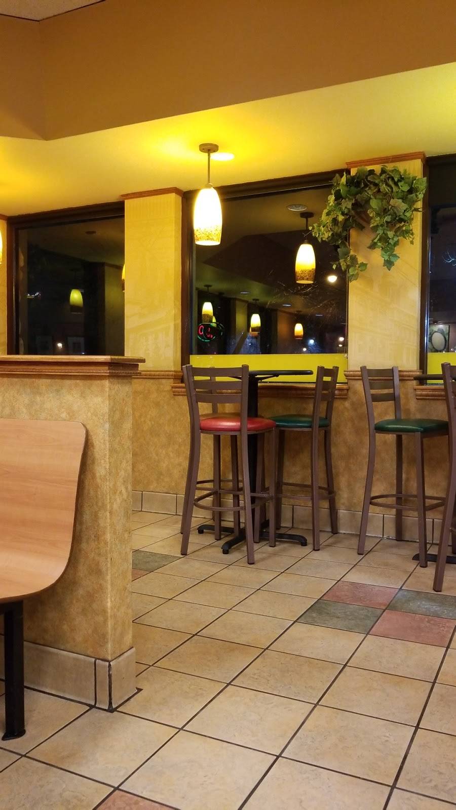 Subway | restaurant | 7630 W Bluemound Rd, Wauwatosa, WI 53213, USA | 4147716114 OR +1 414-771-6114