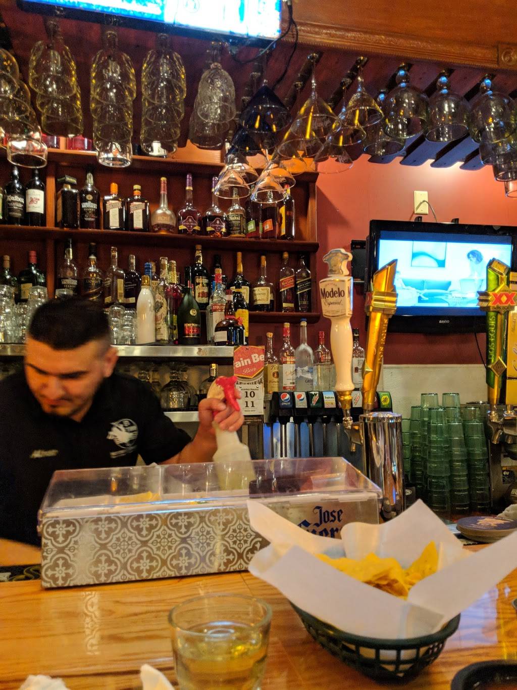 El Toro Mexican restaurant | restaurant | 4080 W Broadway Ave, Minneapolis, MN 55422, USA | 7635376822 OR +1 763-537-6822