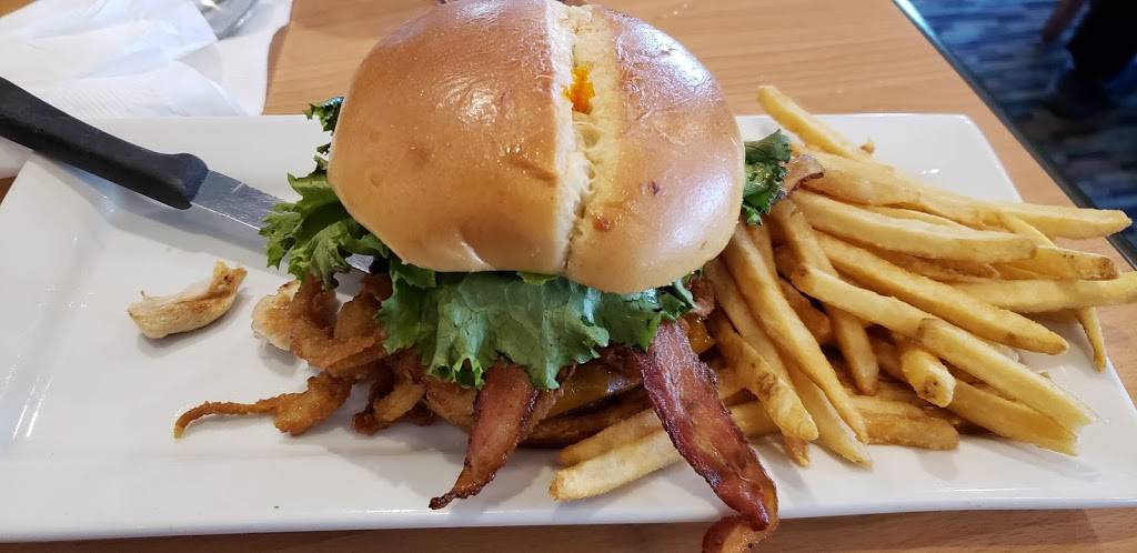 Perkins Restaurant & Bakery | restaurant | 3585 Gateway Ln, Naples, FL 34109, USA | 2395960700 OR +1 239-596-0700