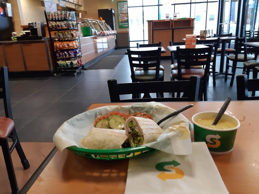 Subway | restaurant | 495 Chemin Vanier H, Gatineau, QC J9J 3H8, Canada | 8195574070 OR +1 819-557-4070