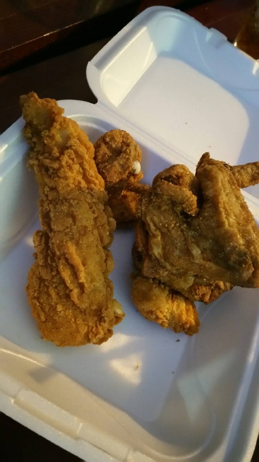 Coupes Bar & Grill | restaurant | 101 S Viking Vie, Lee, IL 60530, USA | 8158248405 OR +1 815-824-8405