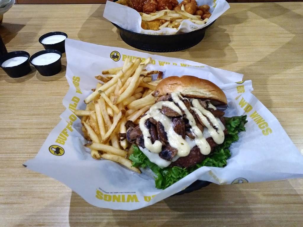 Buffalo Wild Wings | restaurant | 14110 Culver Dr, Irvine, CA 92604, USA | 9498722999 OR +1 949-872-2999