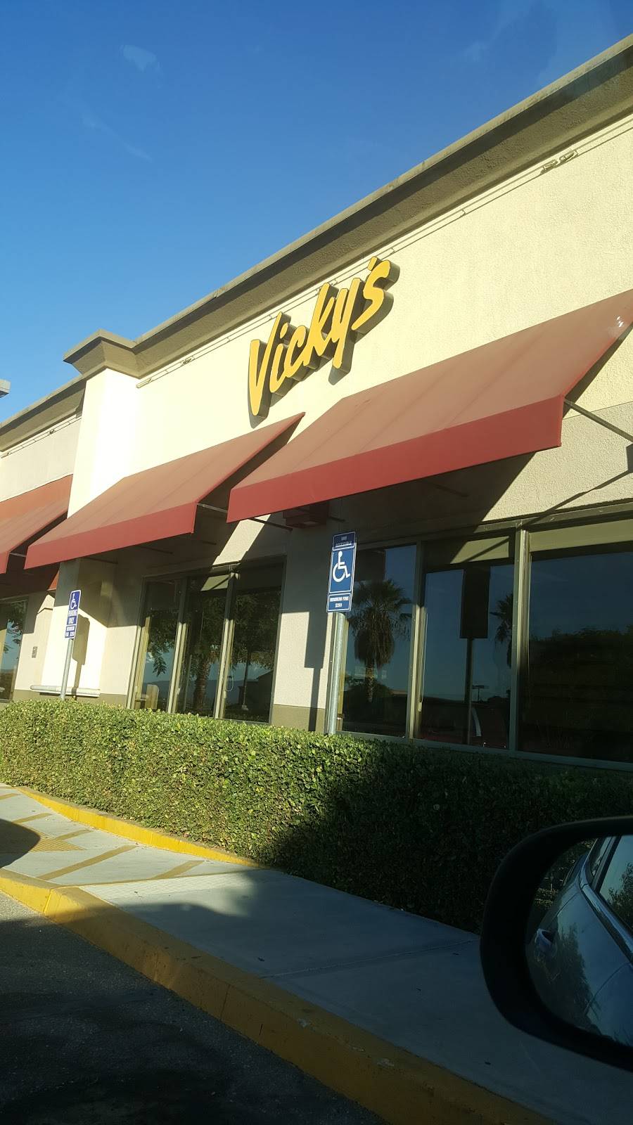 Vickys | restaurant | 8320 Limonite Ave, Riverside, CA 92509, USA | 9513608400 OR +1 951-360-8400