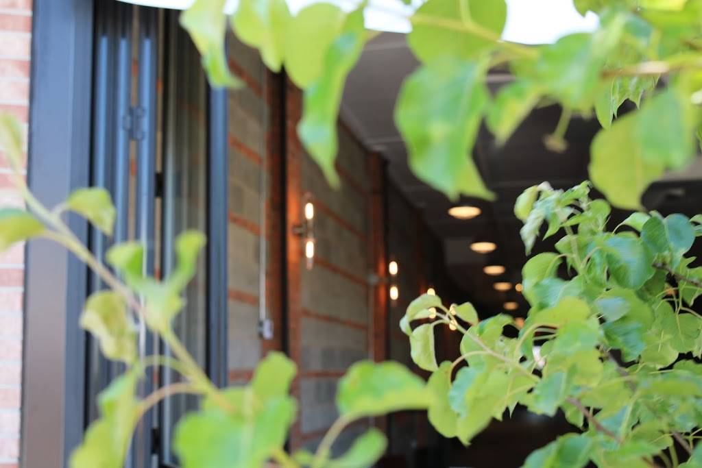 Old River Tap and Social | restaurant | 19245 Detroit Rd, Rocky River, OH 44116, USA | 4408570399 OR +1 440-857-0399