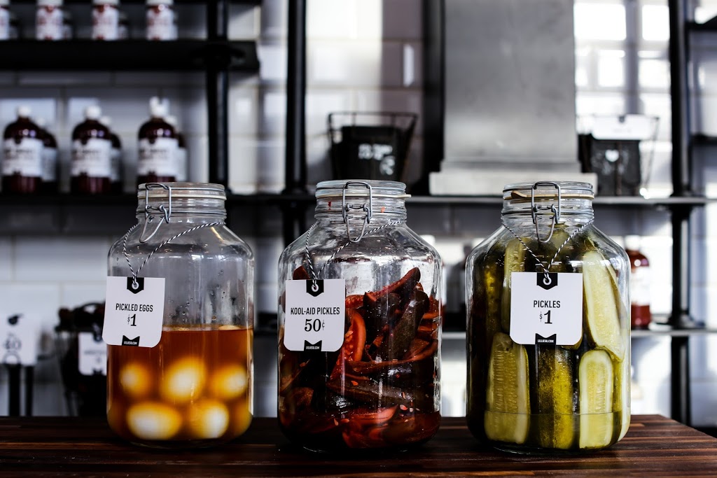 Lillies Q | restaurant | 417 N Ashland Ave, Chicago, IL 60622, USA | 7732951270 OR +1 773-295-1270