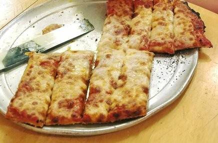 Muddy Waters Pizza Pub | restaurant | 207 W Blackhawk Ave, Prairie du Chien, WI 53821, USA | 6083801283 OR +1 608-380-1283