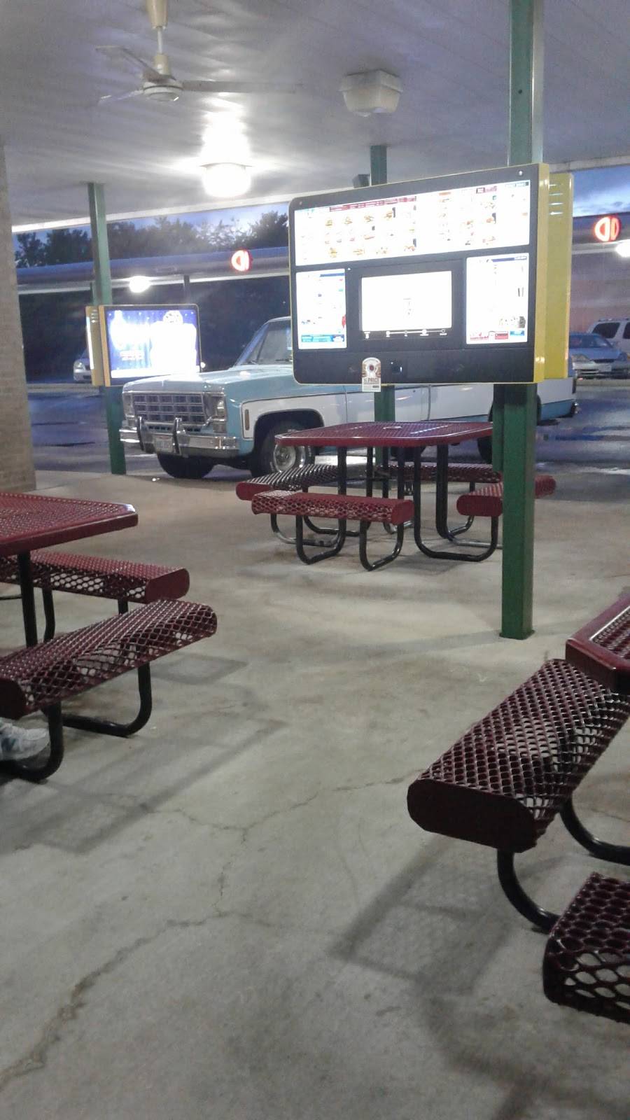 Sonic Drive-In | restaurant | 999 E Main Street, Jackson, OH 45640, USA | 7402868686 OR +1 740-286-8686