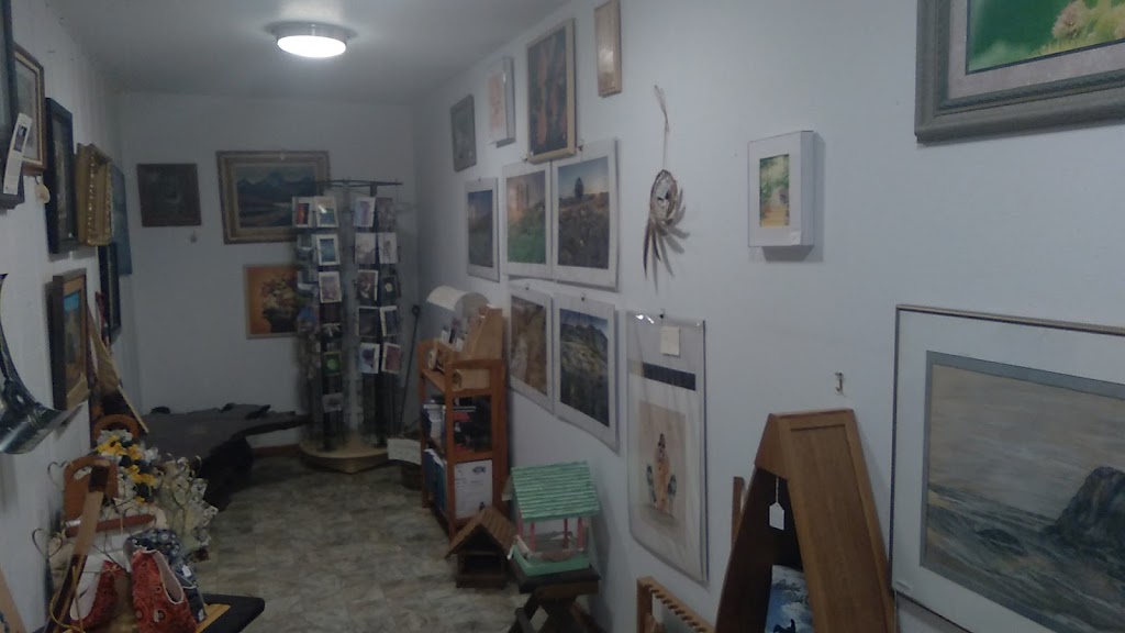 Twisted treasures | restaurant | 150 Franklin St, Dayville, OR 97825, USA | 5419872443 OR +1 541-987-2443