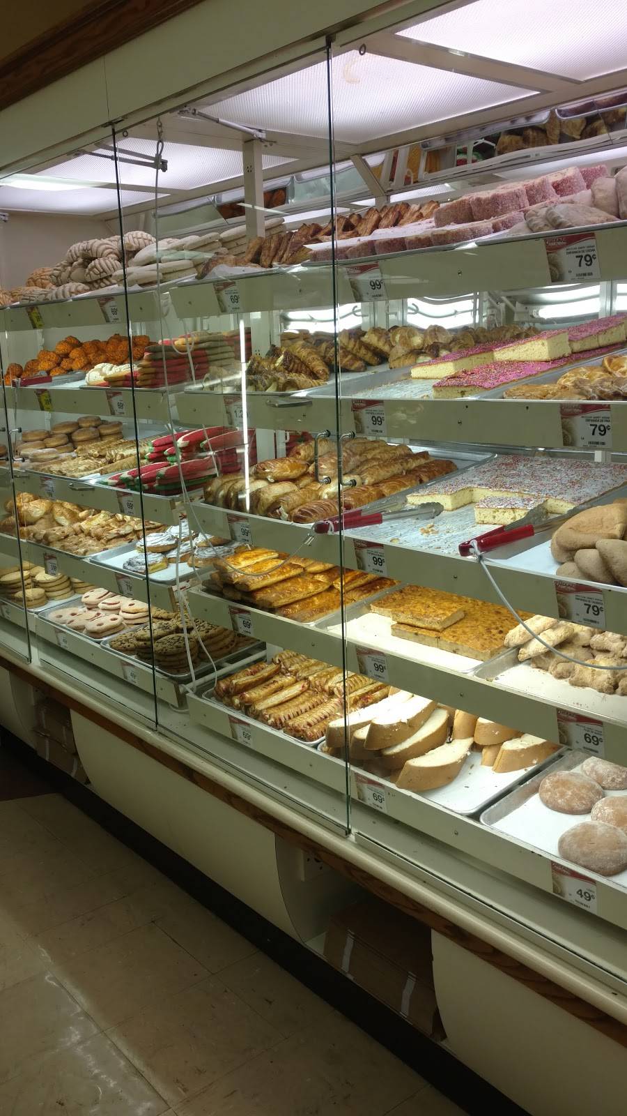 Cardenas Markets | bakery | 6350 Van Buren Boulevard, Riverside, CA 92503, USA | 9513437877 OR +1 951-343-7877