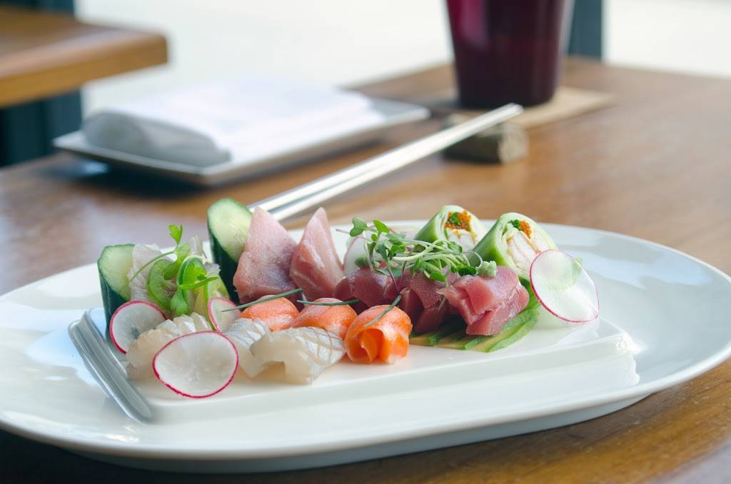 Eikos Sushi | restaurant | 1300 1st St #385, Napa, CA 94559, USA | 7075014444 OR +1 707-501-4444