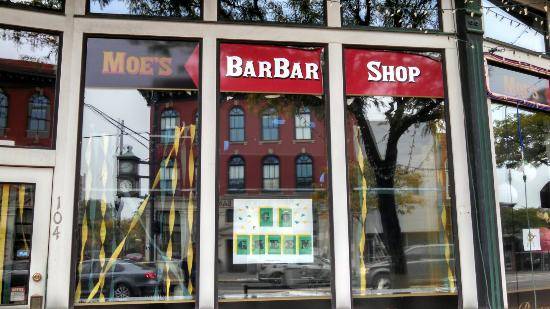 Moes BarBar Shop | restaurant | 106 E Grand River Ave, Howell, MI 48843, USA | 5173766947 OR +1 517-376-6947