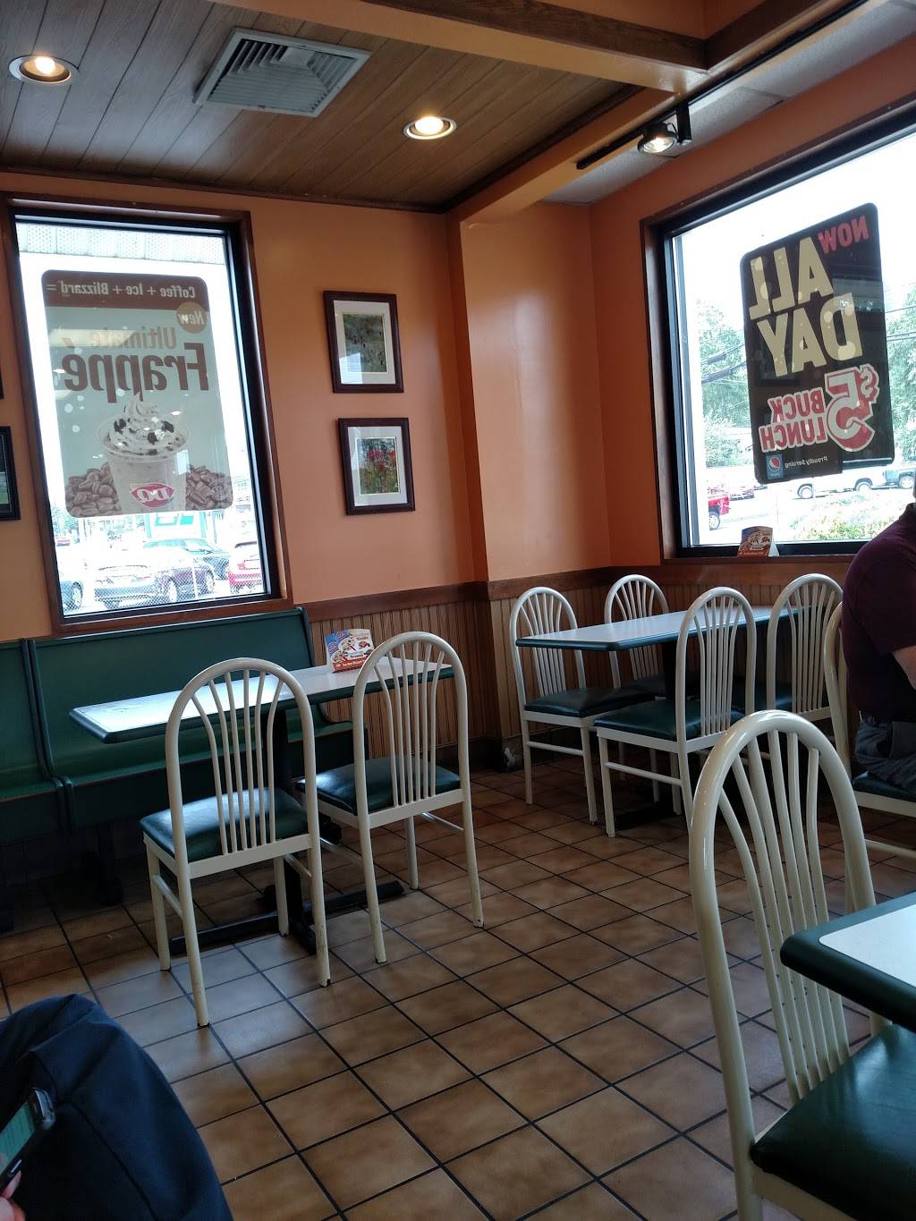 Dairy Queen | restaurant | 526 W 4th St, Lewistown, PA 17044, USA | 7172489772 OR +1 717-248-9772