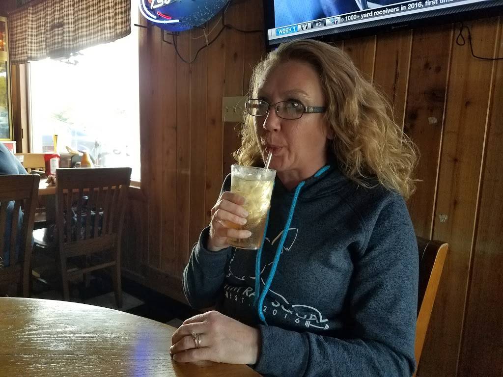 Herings Towne Inn | restaurant | 124 W Rockwell St, Jefferson, WI 53549, USA | 9206742547 OR +1 920-674-2547