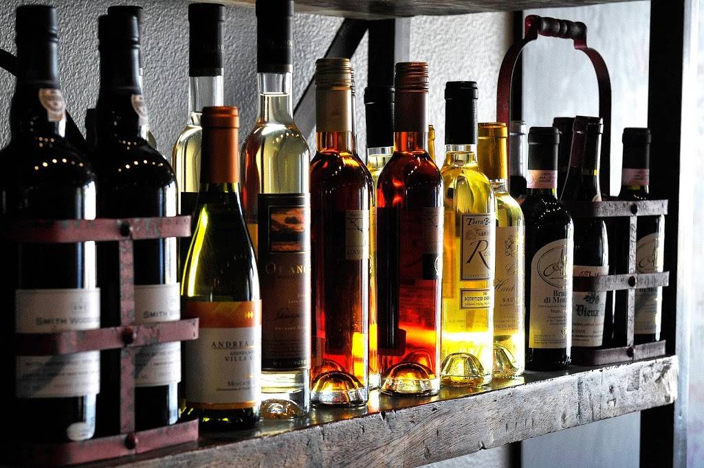 Capri Cellars | restaurant | 88 Front St S, Issaquah, WA 98027, USA | 4253694289 OR +1 425-369-4289