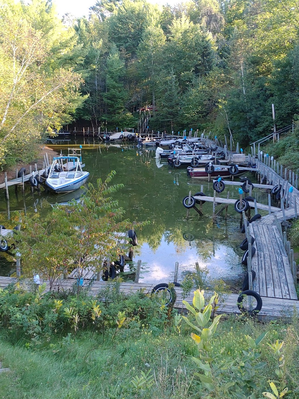 R & R Bayview Resort & Restaurant | restaurant | 10630 W Twin Bay Rd, Hayward, WI 54843, USA | 7154623284 OR +1 715-462-3284