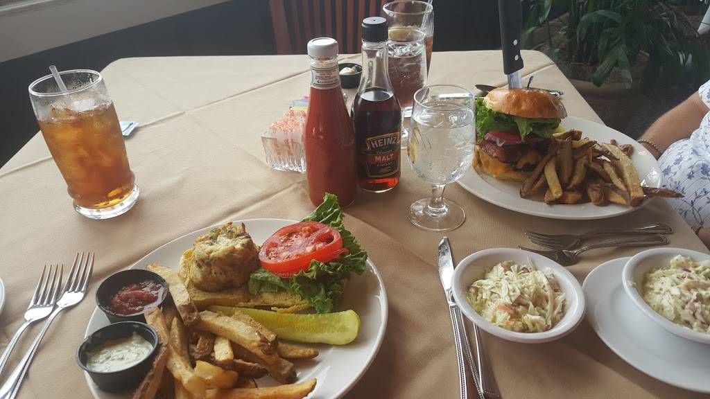 Annies Paramount Steak & Seafood House | restaurant | 500 Kent Narrow Way N, Grasonville, MD 21638, USA | 4108277103 OR +1 410-827-7103