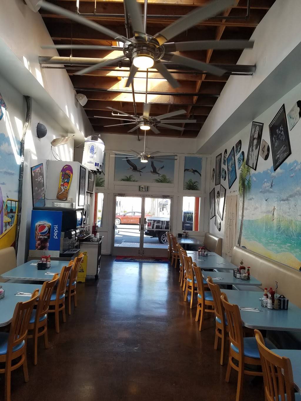 Breakfast Club Diner | restaurant | 228 N Coast Hwy, Oceanside, CA 92054, USA | 7607223124 OR +1 760-722-3124