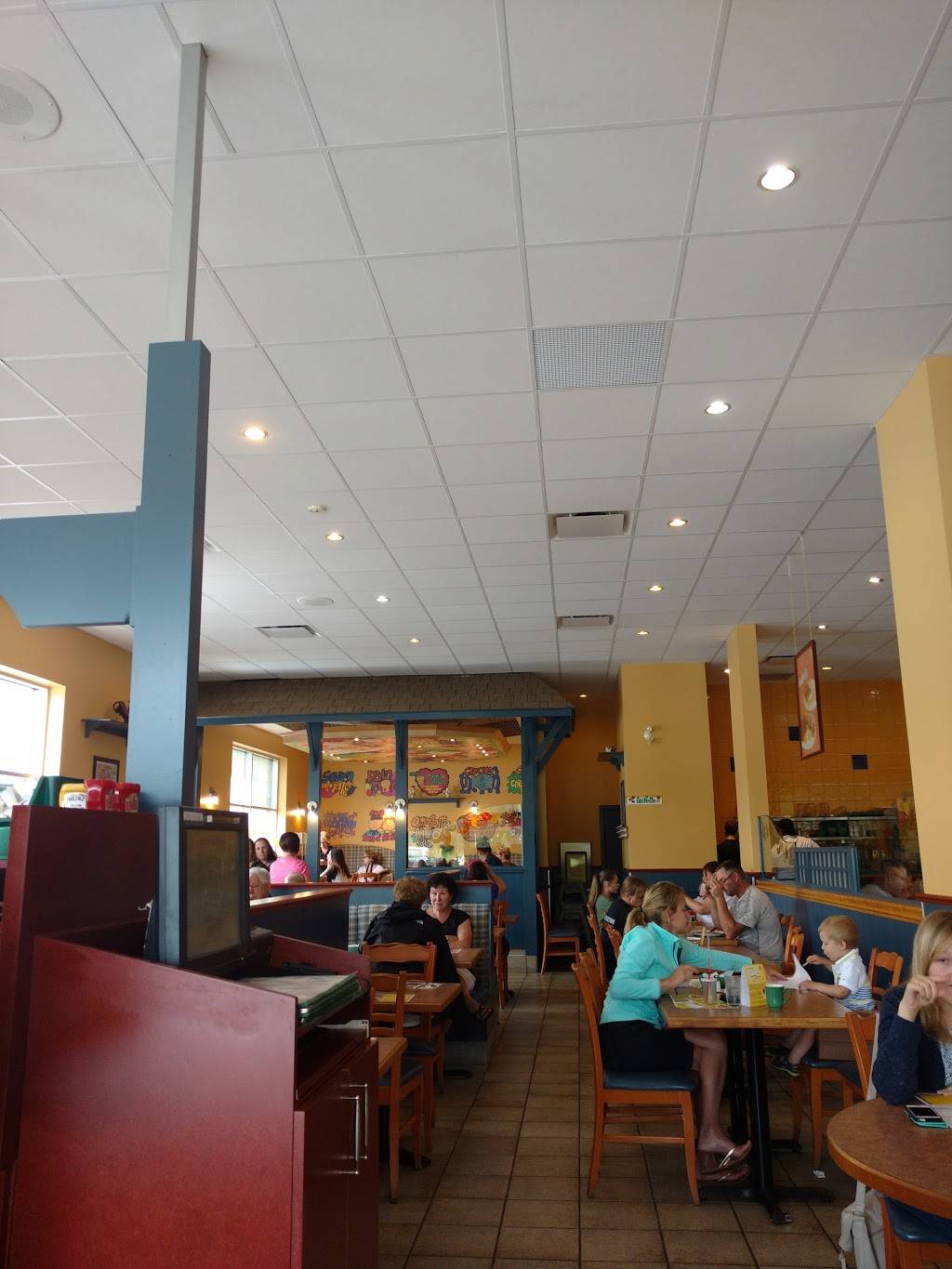 Cora déjeuners | restaurant | 1333 Route de lAéroport, LAncienne-Lorette, QC G2G 1G5, Canada | 4188717079 OR +1 418-871-7079