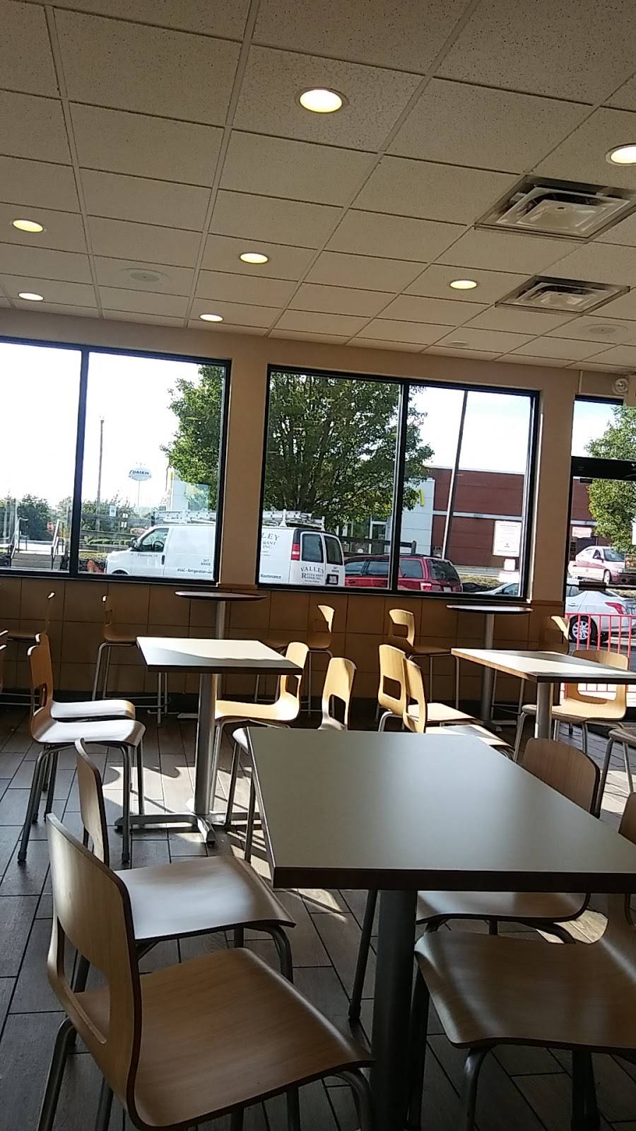 Wendys | restaurant | 6 Lodge Ln Suite 102, Verona, VA 24482, USA | 5402482513 OR +1 540-248-2513