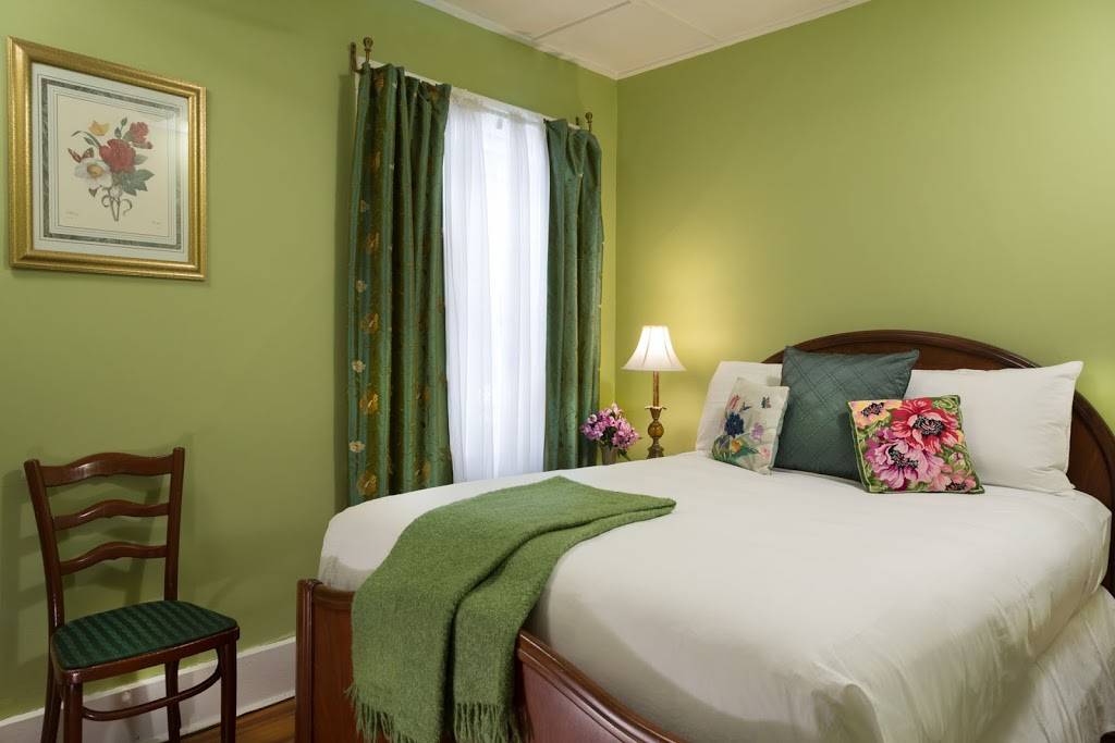 Hampton Terrace Inn | restaurant | 91 Walker St, Lenox, MA 01240, USA | 4136371773 OR +1 413-637-1773