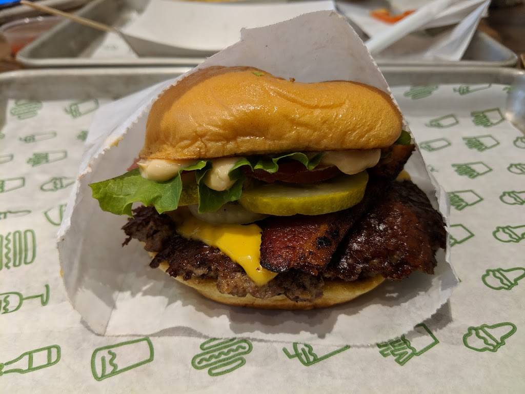Shake Shack | restaurant | 660 Woodward Ave, Detroit, MI 48226, USA | 3136720501 OR +1 313-672-0501