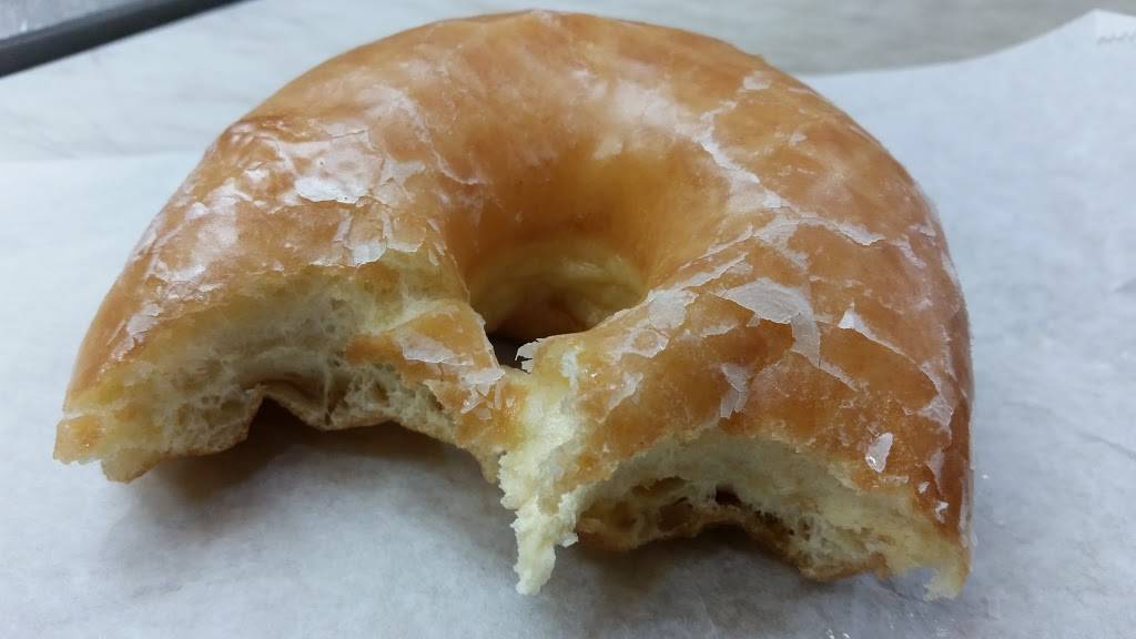 Happy Donuts | bakery | 2101 Van Ness Ave, San Francisco, CA 94109, USA | 4158007399 OR +1 415-800-7399