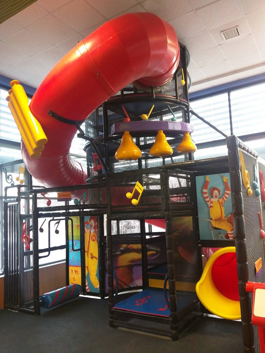 McDonalds | cafe | 632 Broadway, Bangor, ME 04401, USA | 2079420292 OR +1 207-942-0292