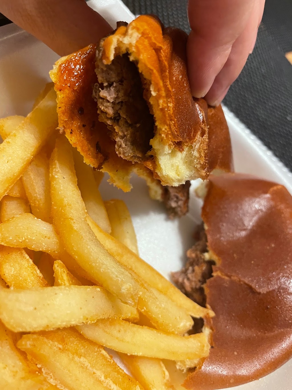 R Burgers | restaurant | 241 S Harbor Blvd, La Habra, CA 90631, USA | 5623658074 OR +1 562-365-8074