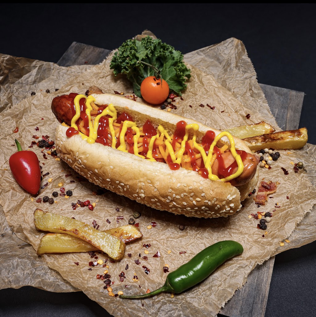 HotNDog | restaurant | 13346 Saticoy St, North Hollywood, CA 91605, USA | 8186404556 OR +1 818-640-4556