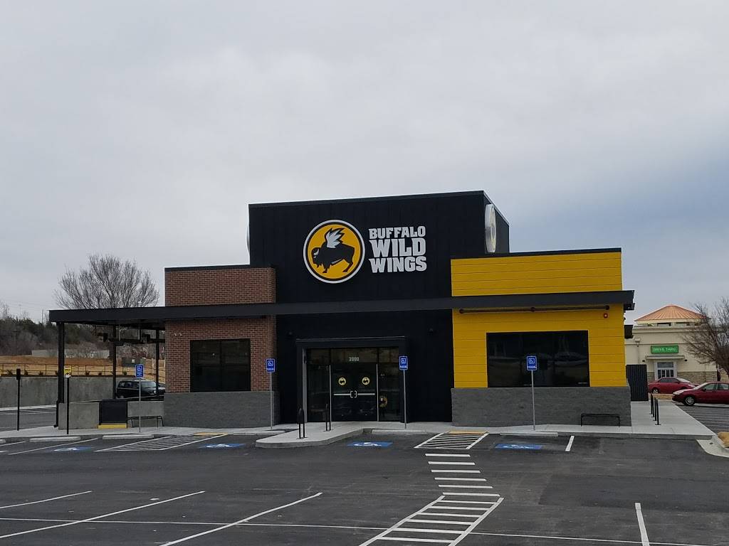 Buffalo Wild Wings | meal takeaway | 3990 N Steele Blvd, Fayetteville, AR 72703, USA | 4792519464 OR +1 479-251-9464