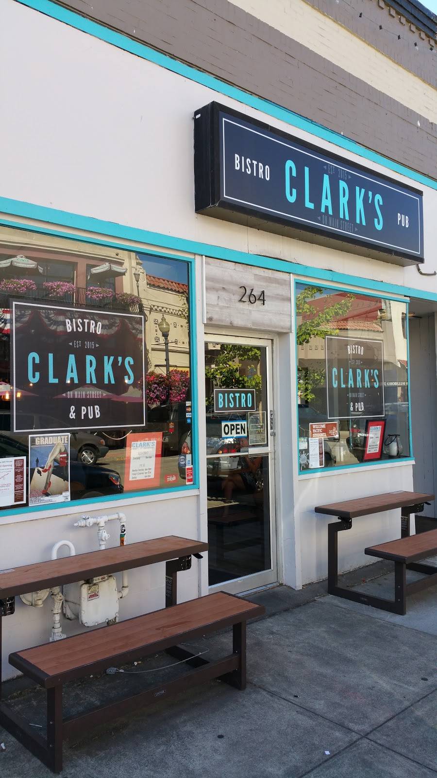 Clarks Bistro and Pub | restaurant | 264 E Main St, Hillsboro, OR 97123, USA | 5033524921 OR +1 503-352-4921