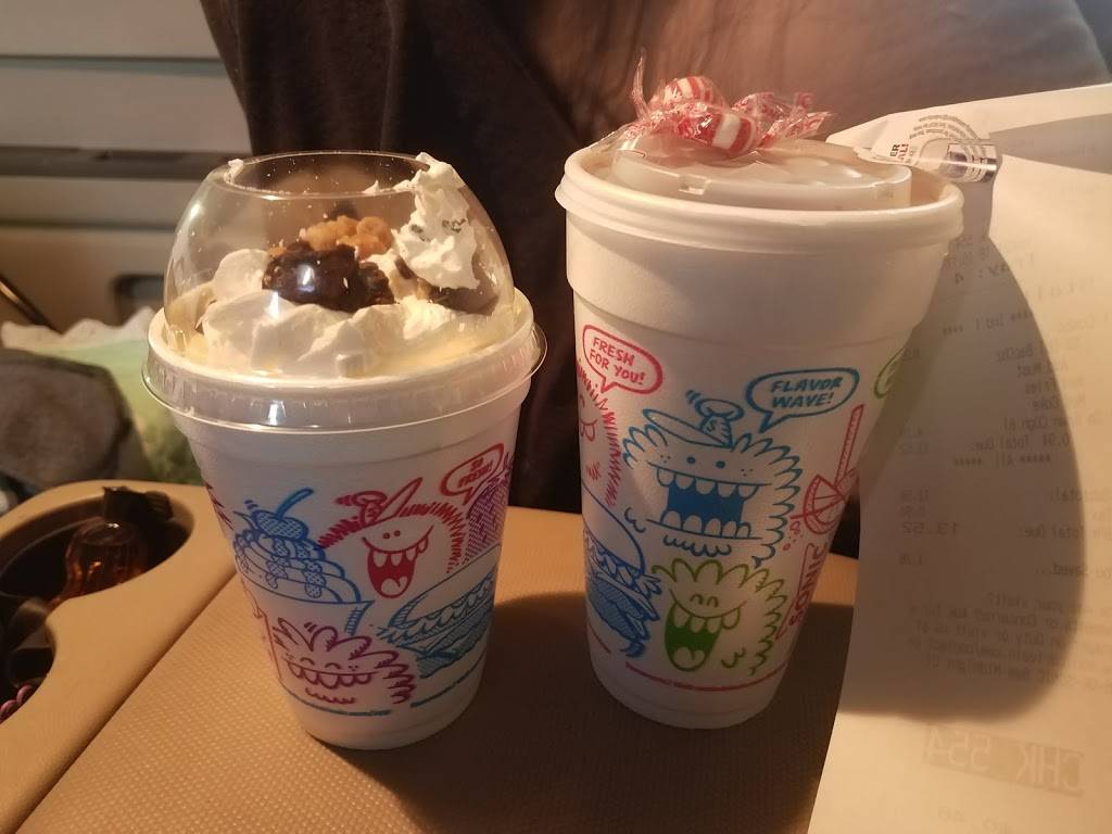 Sonic Drive-In | restaurant | 6420 W, Central Ave SW, Albuquerque, NM 87105, USA | 5058362611 OR +1 505-836-2611