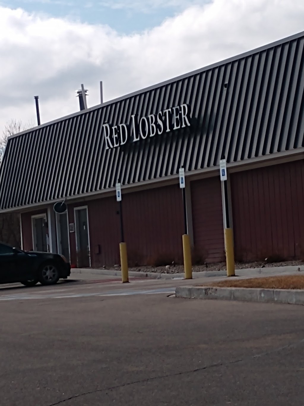 Red Lobster | restaurant | 3306 N Elizabeth St, Pueblo, CO 81008, USA | 7195441000 OR +1 719-544-1000