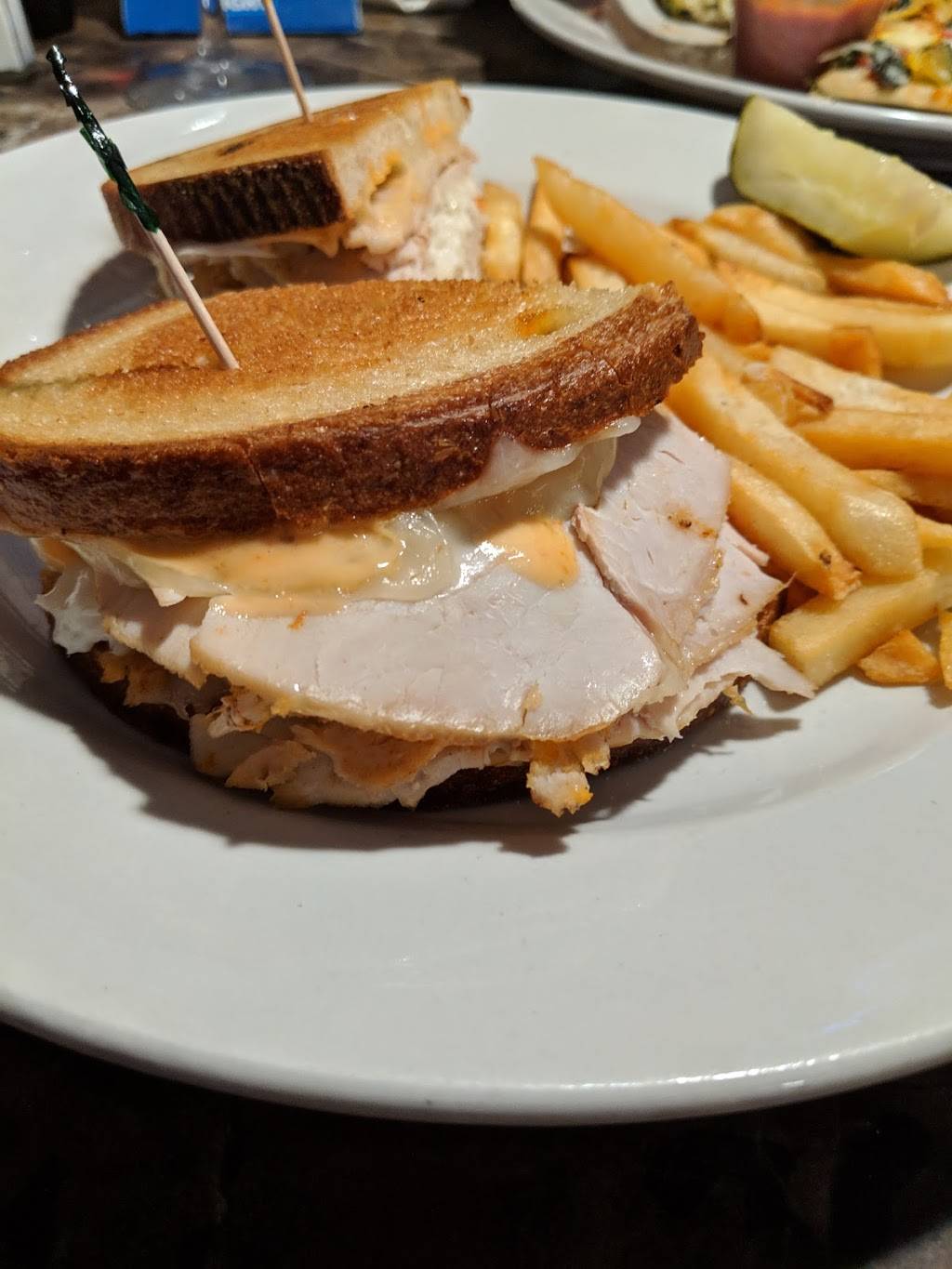 Skyline Tavern & Restaurant | restaurant | 241 W Butler Ave, Chalfont, PA 18914, USA | 2158228852 OR +1 215-822-8852