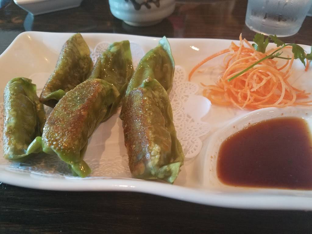 Kumo Sushi & Lounge | restaurant | 168 Danbury Road (Stop & Shop Shopping Center), New Milford, CT 06776, USA | 8607995711 OR +1 860-799-5711