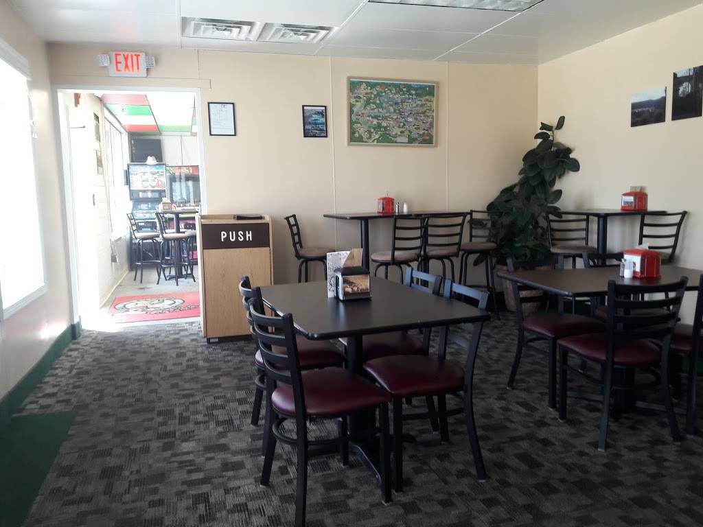 Rinaldi Pizza & Sub Shop | restaurant | 14675 16th Ave, Marne, MI 49435, USA | 6166771281 OR +1 616-677-1281