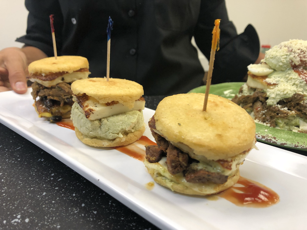 Cabimas Latin Restaurant & Gallery | restaurant | 2132 Whisper Lakes Blvd, Orlando, FL 32837, USA | 4077345525 OR +1 407-734-5525