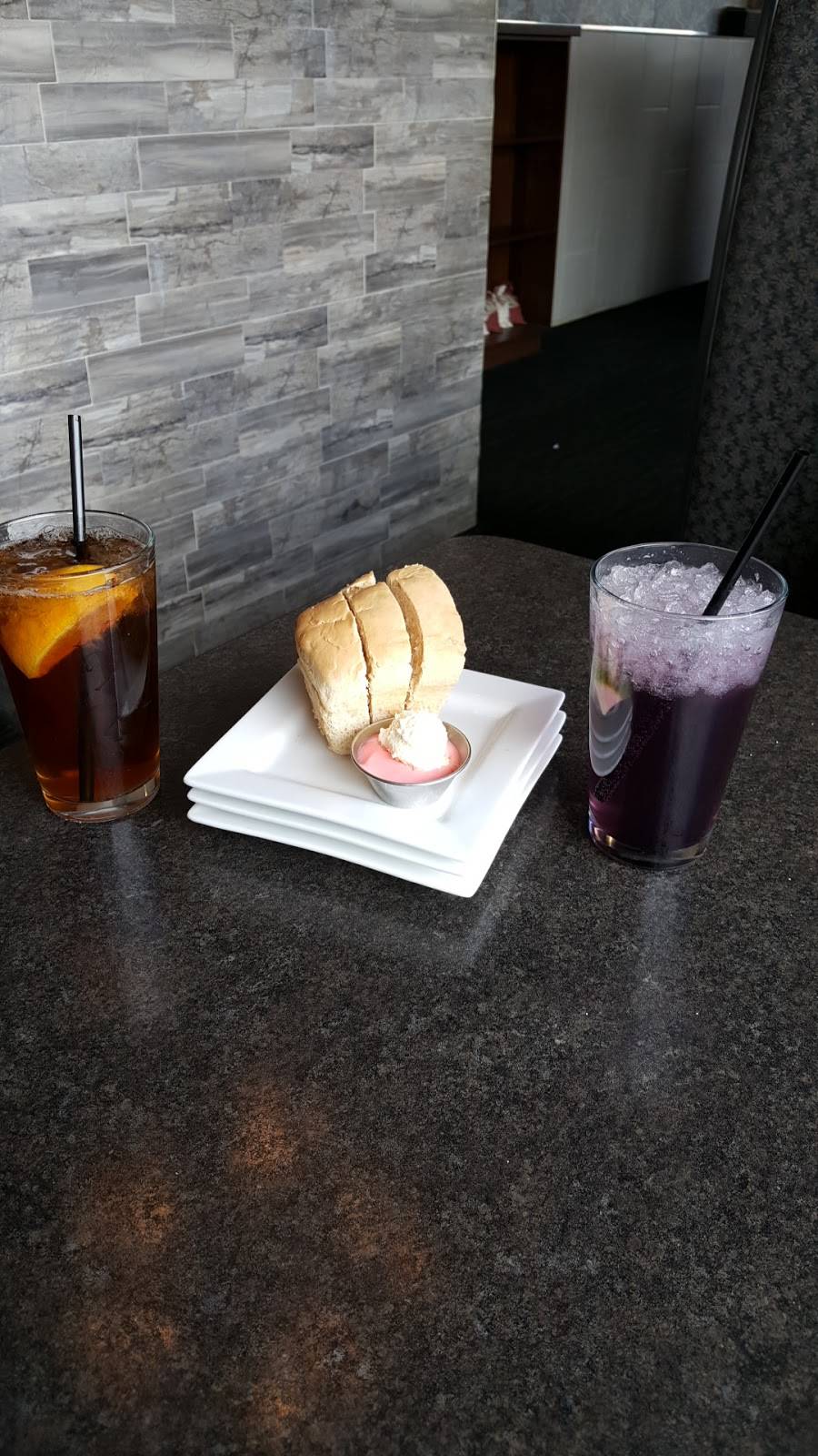 Hug-Hes Cafe | restaurant | 360 E 2600 N, North Ogden, UT 84414, USA | 8016053925 OR +1 801-605-3925