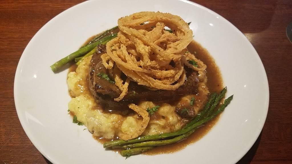 Houlihans | restaurant | 8240 Gateway Overlook Dr, Elkridge, MD 21075, USA | 4107826016 OR +1 410-782-6016