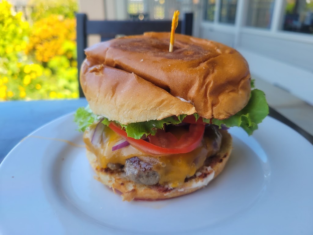 Trinks Cafe | cafe | 39140 CA-1, Gualala, CA 95445, USA | 7078841713 OR +1 707-884-1713