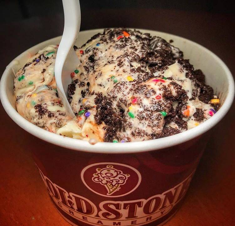 Cold Stone Creamery | bakery | 808 Sadler Rd, Fernandina Beach, FL 32034, USA | 9044918227 OR +1 904-491-8227