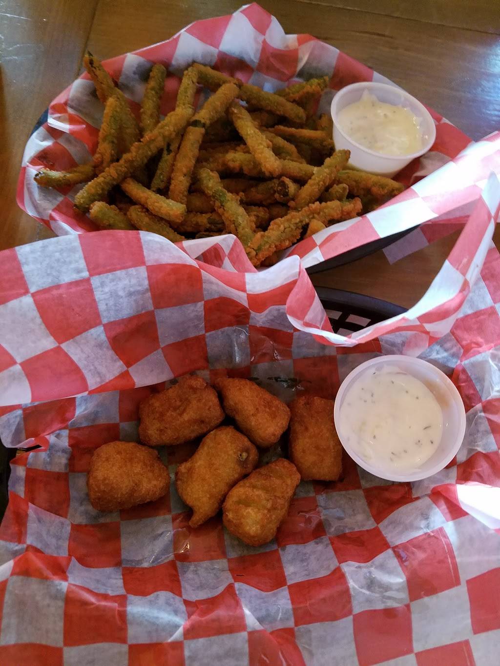 Mckelveys Pub | restaurant | 196 W Jackson St, Millersburg, OH 44654, USA | 3306746950 OR +1 330-674-6950