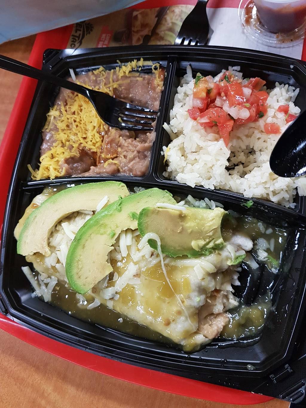 Del Taco | meal takeaway | 2410 E Chapman Ave, Fullerton, CA 92831, USA | 7148705932 OR +1 714-870-5932