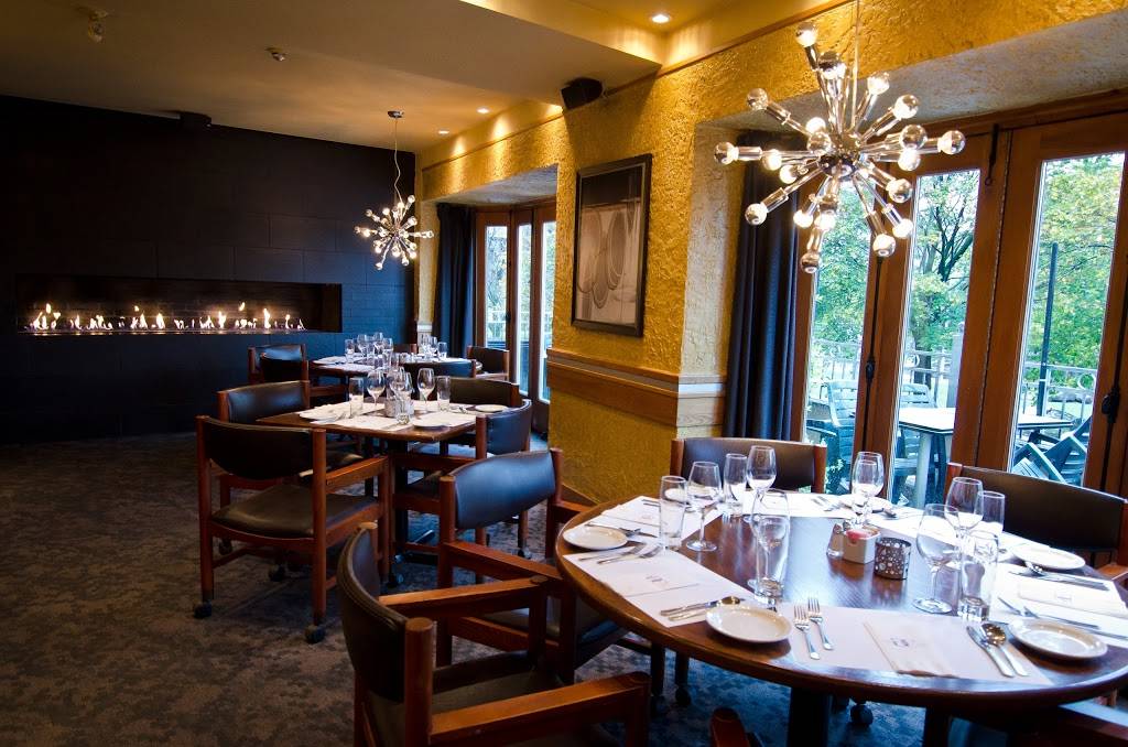 Restaurant Le Grand Café | restaurant | 690 Grande Allée E, Québec, QC G1R 2K5, Canada | 4185296237 OR +1 418-529-6237