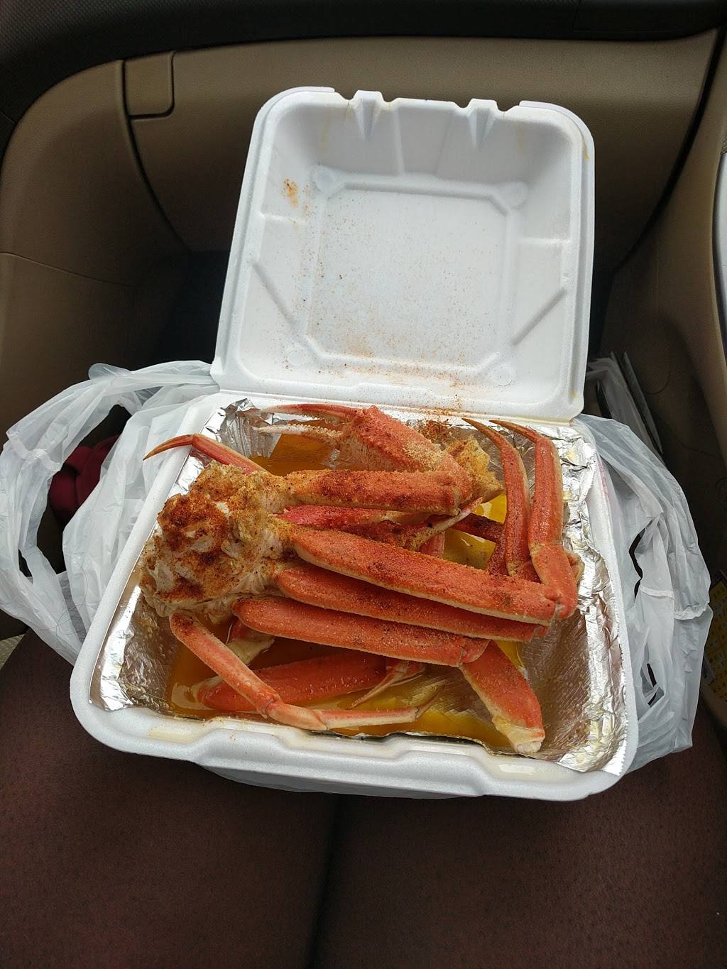 T N Crab Shack | restaurant | 2120 E Sligh Ave, Tampa, FL 33610, USA | 8132372488 OR +1 813-237-2488